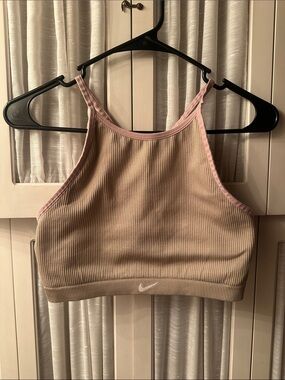 Nike crop